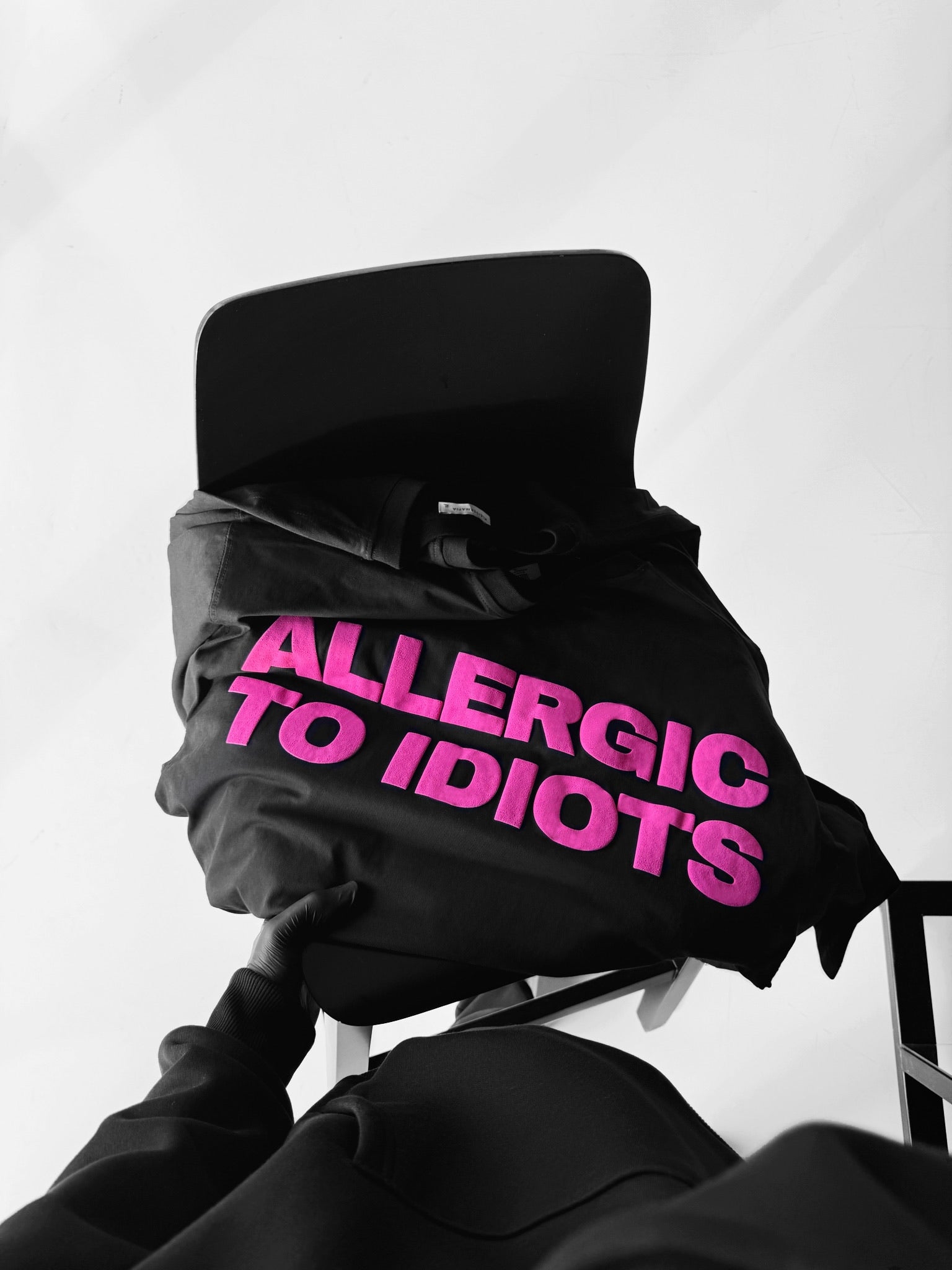 Oversize Statement T-shirt - Black and Lila