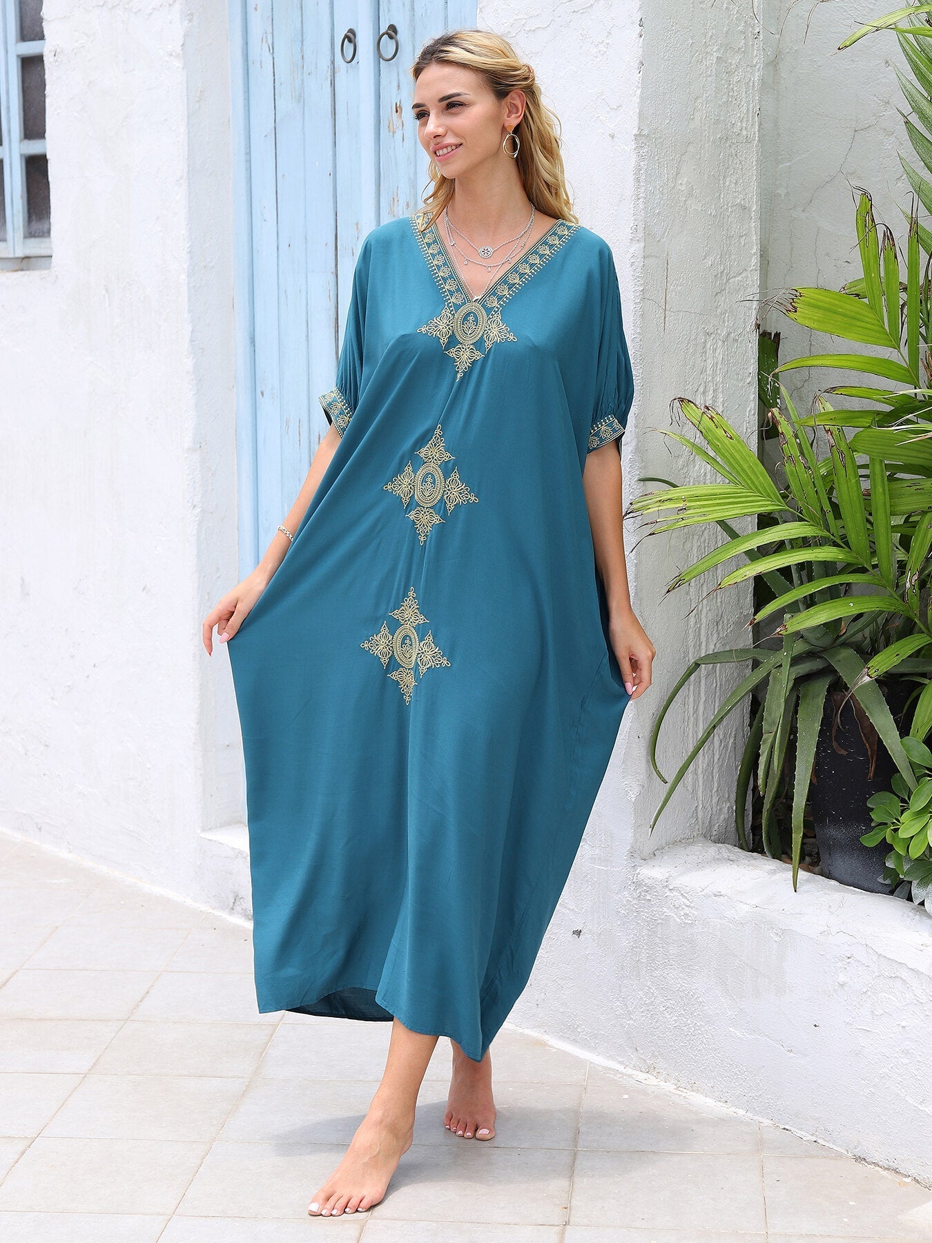Robe d'Été Brodée en Bambou