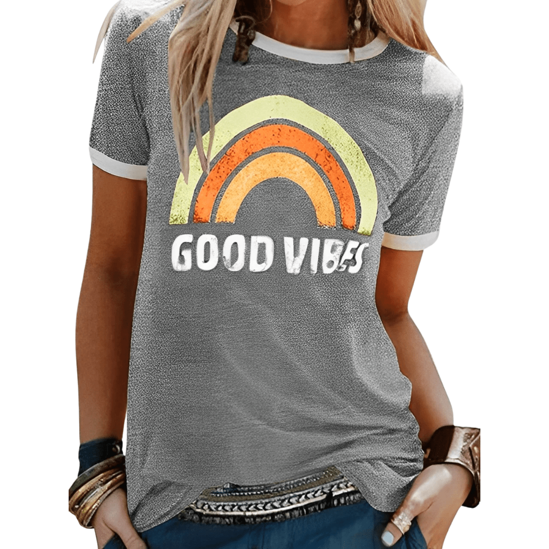Nina｜T-SHIRT GOOD VIBES
