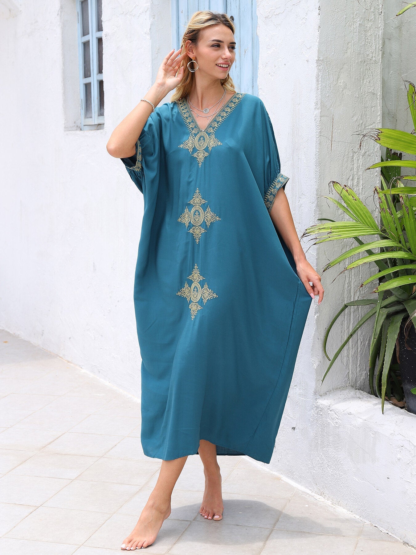 Robe d'Été Brodée en Bambou